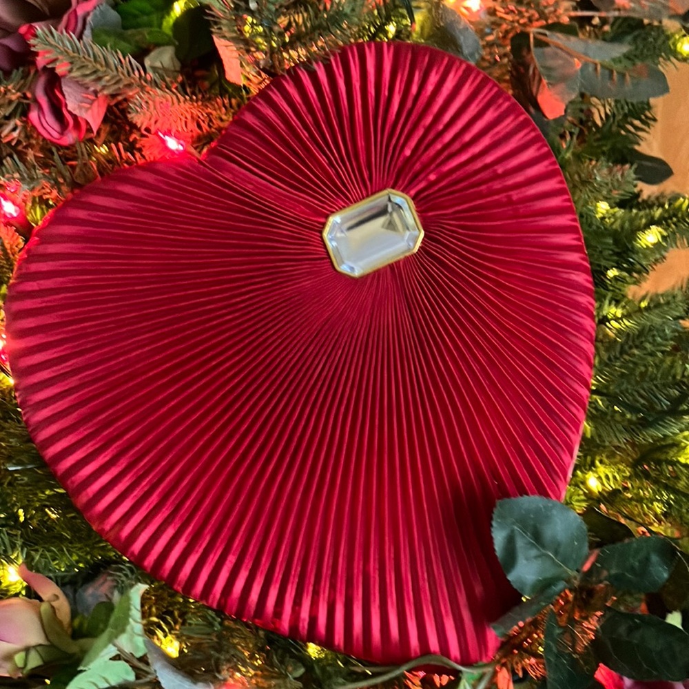 SET of 4 Heart Shaped Valentine Chocolate Boxes - Picture 2 of 7